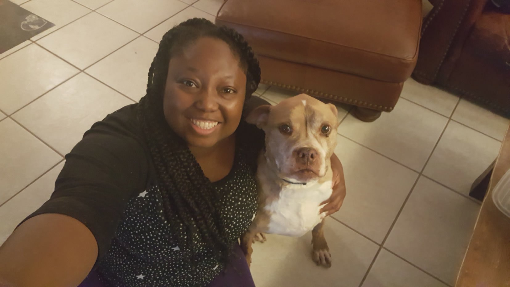  Rochelle Lucas and her dog